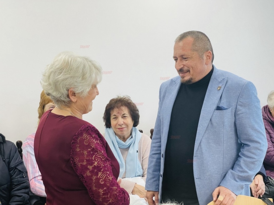 Нов клуб за пенсионери и лица с увреждания отвори врати в Панагюрище